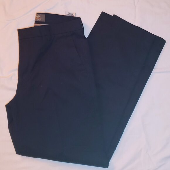 Dockers Men's Iron Free Khaki, Straight Fit, Black Pants - Size W32 L32 - Picture 2 of 8